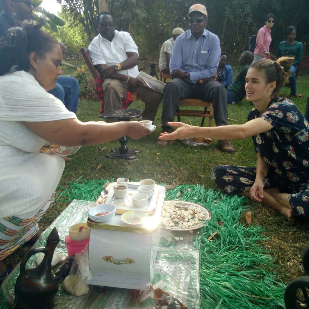 1-Day Fairview Coffee Farm Tour: Guest enjoying traditional coffee experience