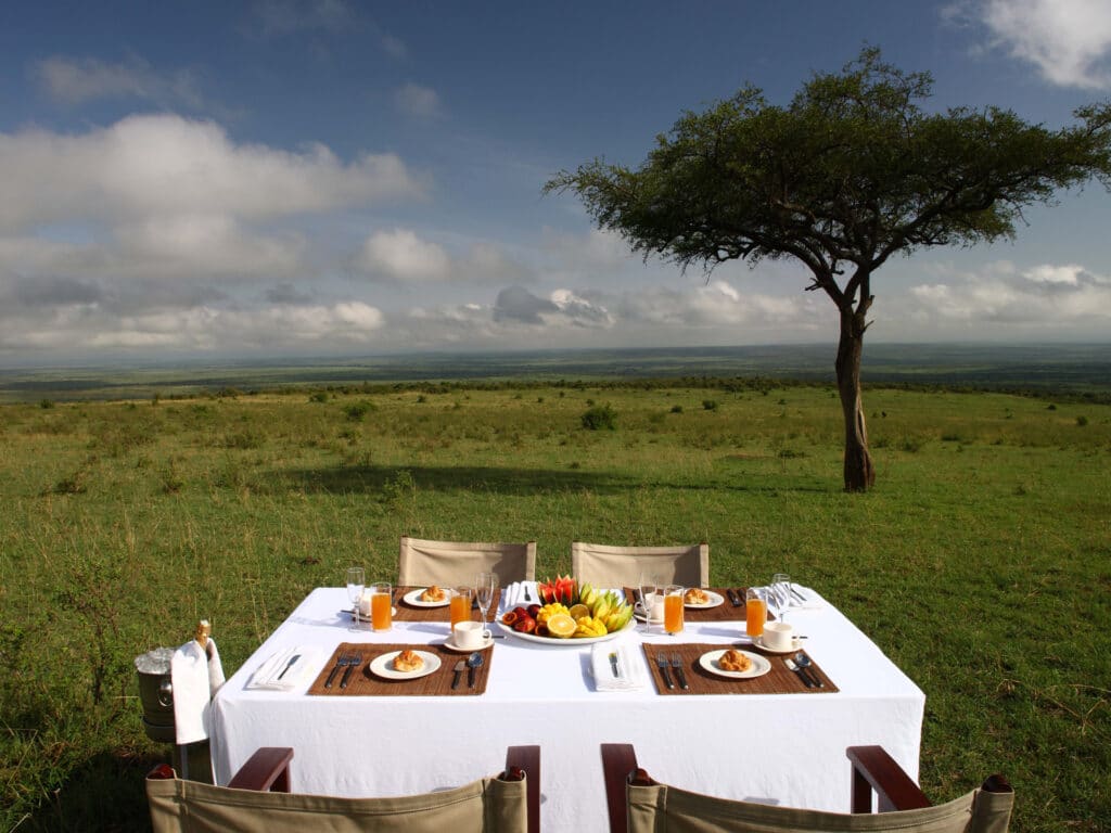 Gemfinders Safaris Destinations: Breakfast in the Bush