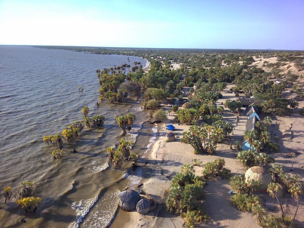 shores-of-lake-turkana